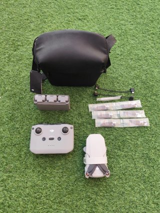 DJI Mini SE Fly More Combo