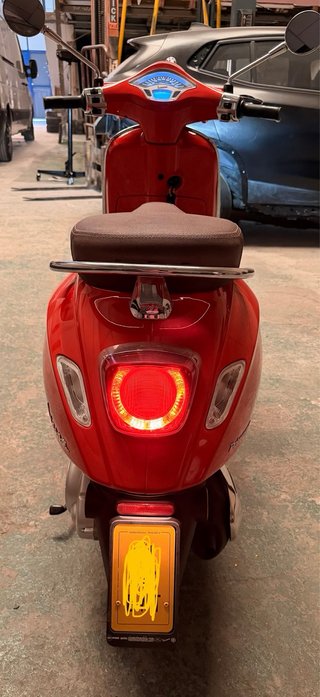 Piaggio Vespa Primavera Naranja