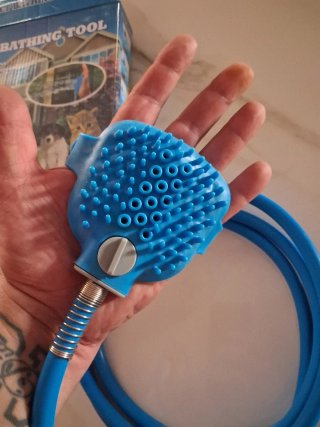 Spazzola per lavaggio animali con getto