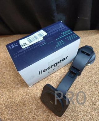 Caricabatterie Wireless Magnetico HaloLock ESR per cruscotto, compatibile con MagSafe, supporto per cruscotto compatibile con iPhone 15/15 Plus/15 Pro/15 Pro Max e iPhone 14/13/12, Nero