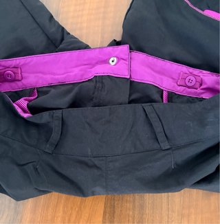 Pantalones convertibles negros y morados