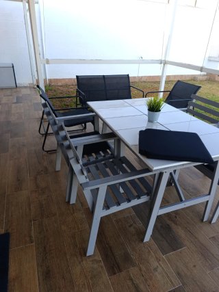 Mesa + 4 Sillas de Jardín