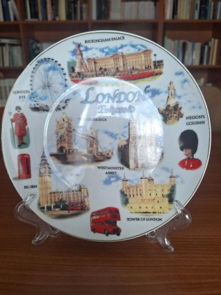 Plato recuerdo Londres con monumentos