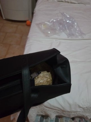 Borsa Icon nera nuova mai usata a mano