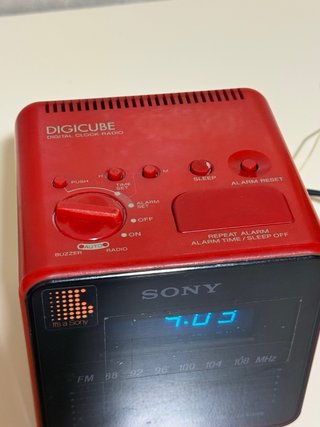 Radio Despertador Sony Rojo ICF-C10L