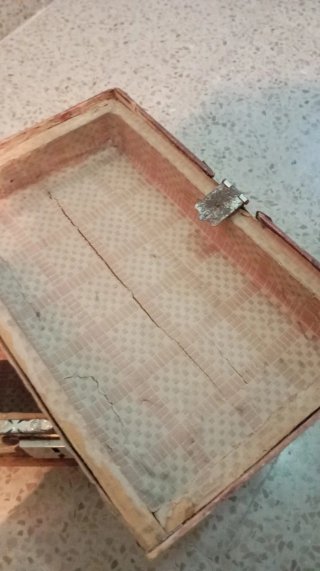 Cofre antiguo decorado