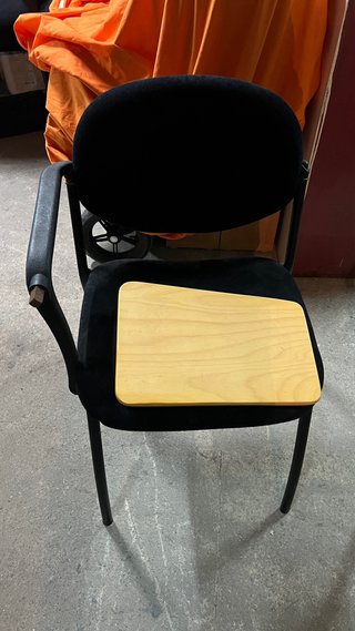 ¡Oferta! 30 Sillas de estudio con pala 275€