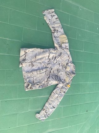 Ropa militar camuflaje árido