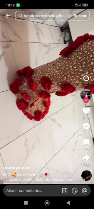 Vestido de novia gitana dorado y rojo