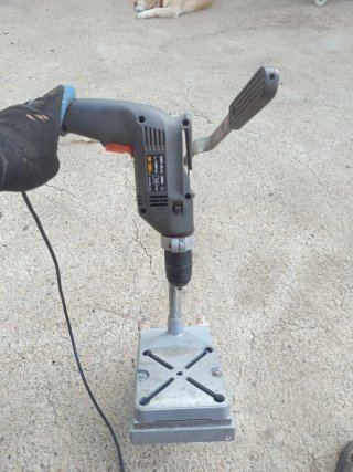 Taladro con soporte de pared