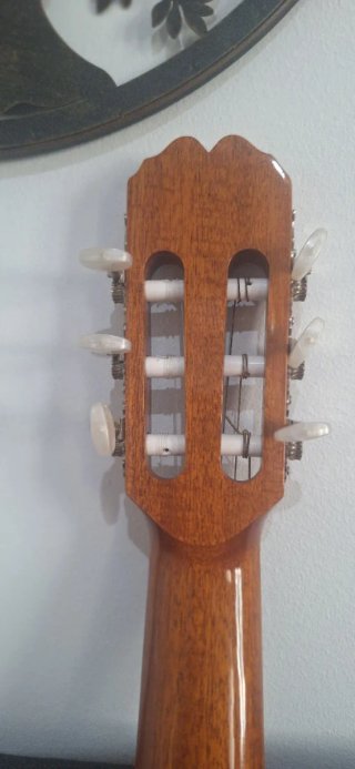 Guitarra Admira Málaga Cutaway