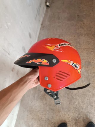 Quad infantil + casco + cargador batería rota⚠️