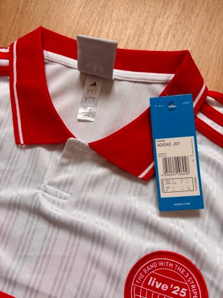 Camisola Adidas Oasis Live '25