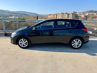 Toyota Auris 2015