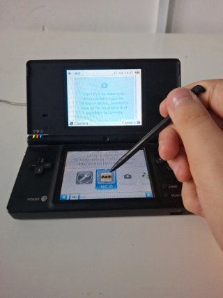 Nintendo DSi Negra + Juego Lego Batman