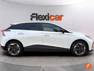 MG MG4 64kWh Luxury
