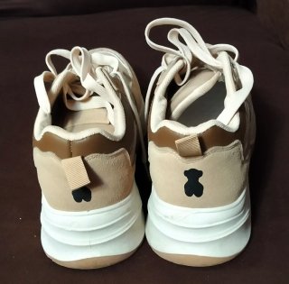 Zapatillas Beige y plateadas tipo Tous