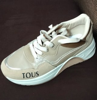 Zapatillas Beige y plateadas tipo Tous