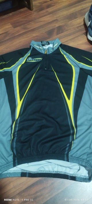 Camiseta deportiva ciclismo