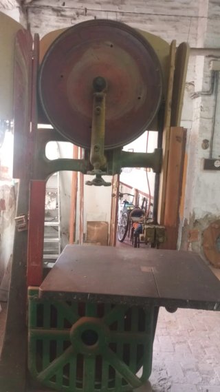 Serradora de carpintería antigua