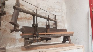 Serradora de carpintería antigua
