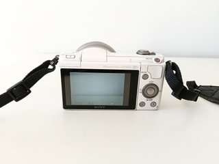 Sony A5000 con objetivo 16-50mm OSS