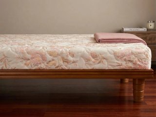 Colchón floral y base tapizada madera