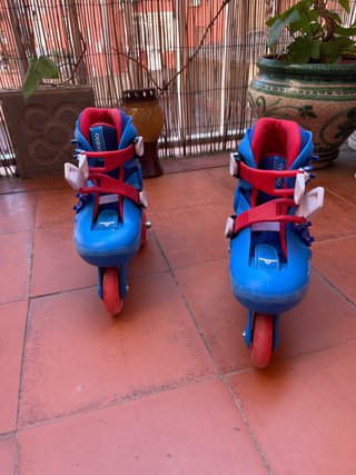 Patines infantiles Oxelo azules y rojos