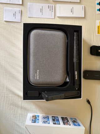 Insta360 X5 8K 360º Essentials Bundle + accesorios
