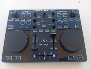 Controller DJ Behringer CMD Studio 2A