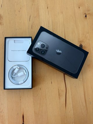 iPhone 13 Pro Gris + Funda y Cable