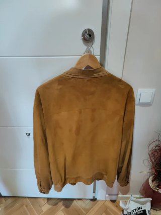 Cazadora SERRA ante hombre marrón