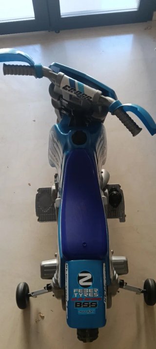 Moto batería infantil,batería nueva!