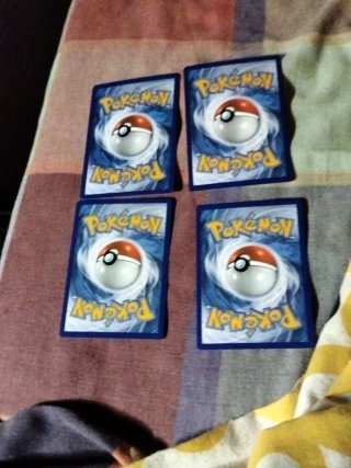 Lote 4 Cartas Pokémon: Lucario, Charmander, Morpek