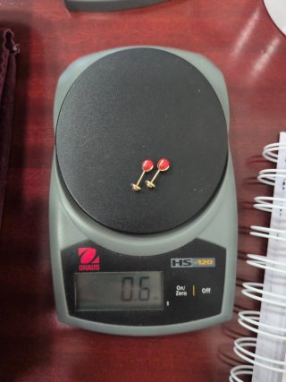 Pendientes Bolas Coral Oro 18k Rosca 4 garras