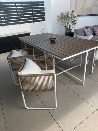 Mesa de exterior Swann para 8 personas