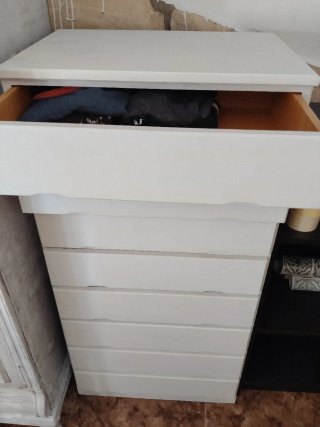 Cajonera de madera blanca