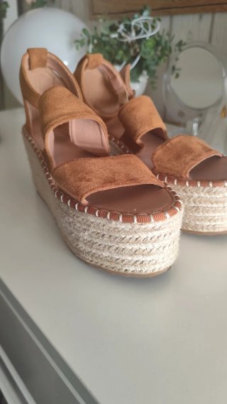 Lote Sandalias Negras y Camel