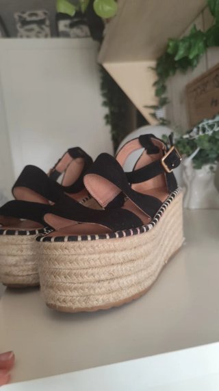 Lote Sandalias Negras y Camel