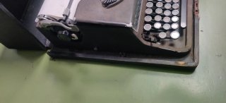 Máquina de escribir Olivetti studio 46