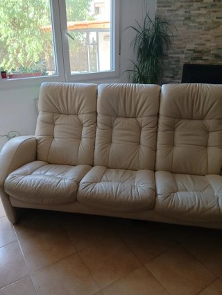 Sofá de piel beige casi sin usar Me costó 3000 eur