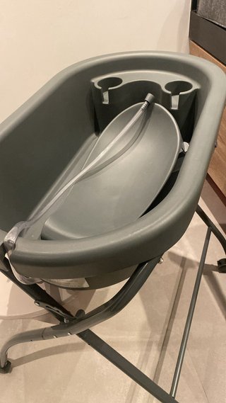 Cambiador con bañera para bebé