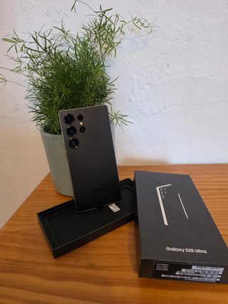 Samsung S25 Ultra con caja