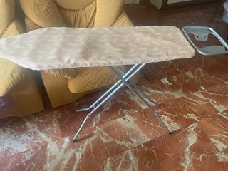 Mesa o tabla de planchar