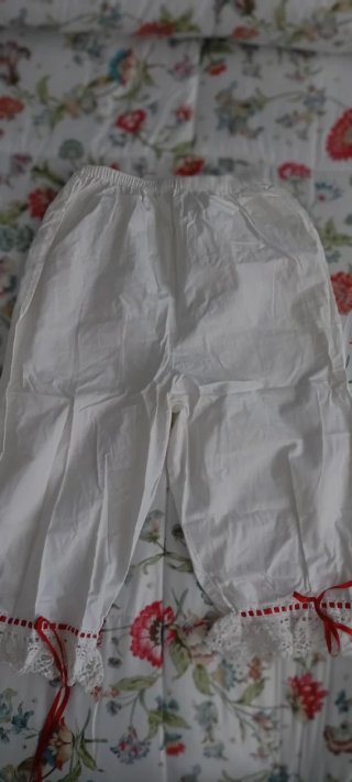 Traje Regional Gallega Negro y Rojo