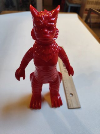 Sofubi Ragon Ultraman Rojo