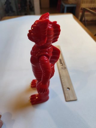 Sofubi Ragon Ultraman Rojo