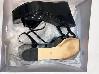 Sandalias Guess Charol Negro