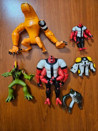 Lotto Ben 10 Action Figures