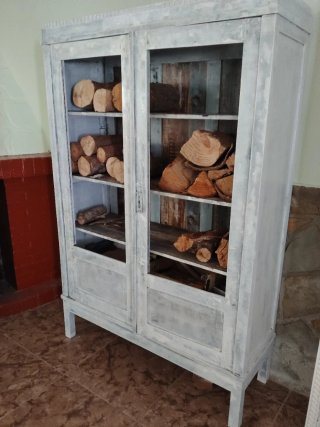 Armario madera noble puertas cristal